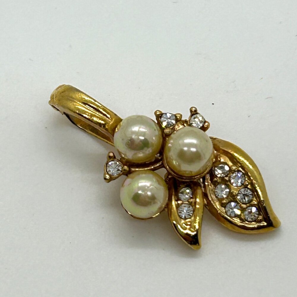 Vintage Gold Tone Faux Pearl Enhancer Pendant Rhinestone Floral Leaf Design 1980